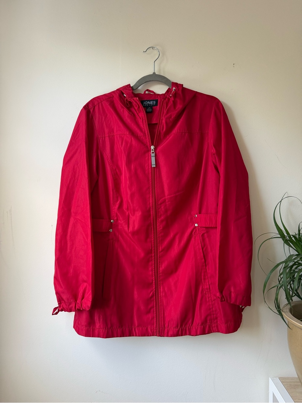Cinched waist Jones New York Bright Red Hooded shell rain jacket reflective